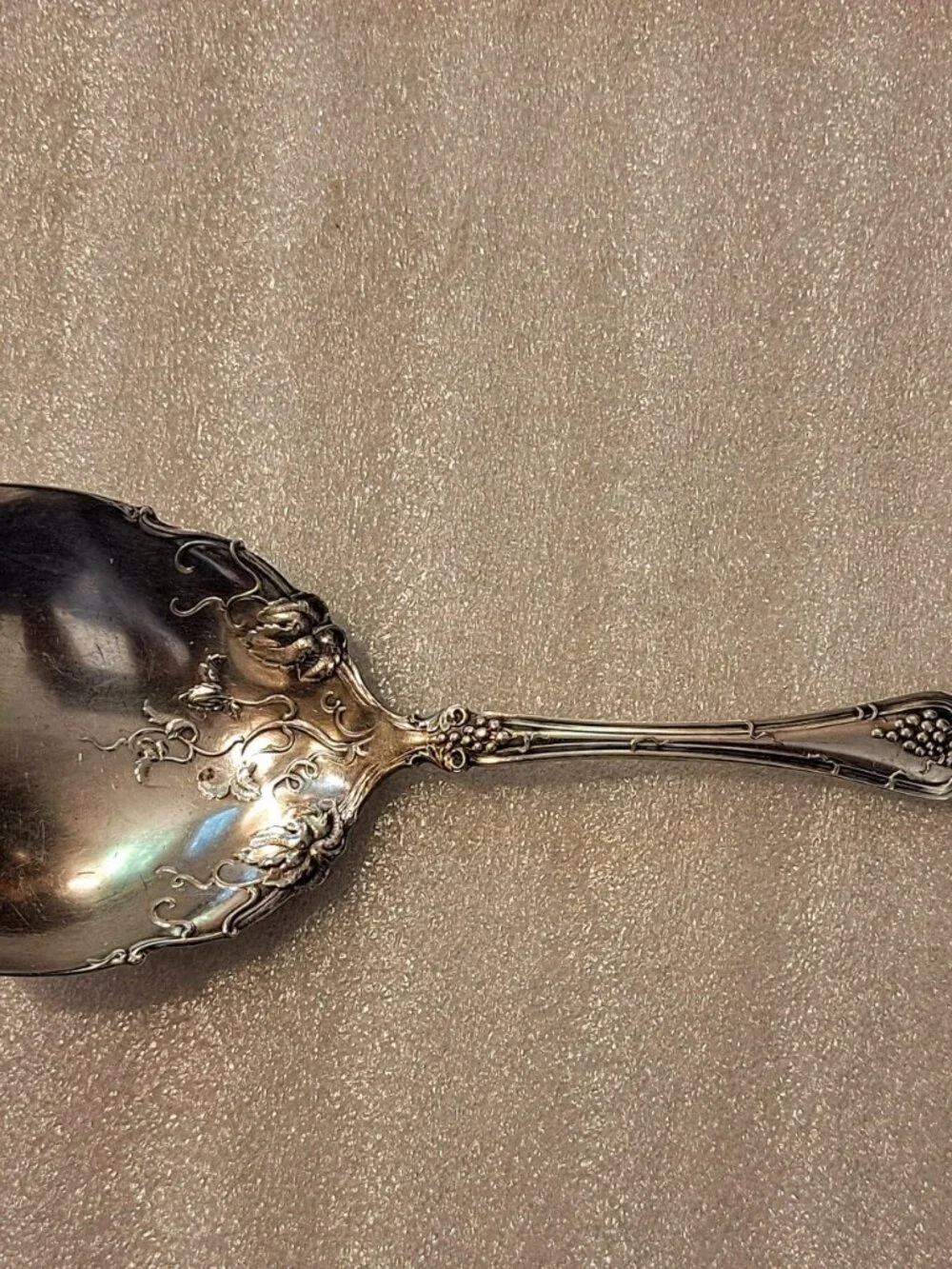 1847 Rogers Brothers 3X Silver-plated Grapevine Pattern Berry Spoon